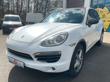 Porsche Cayenne - 1