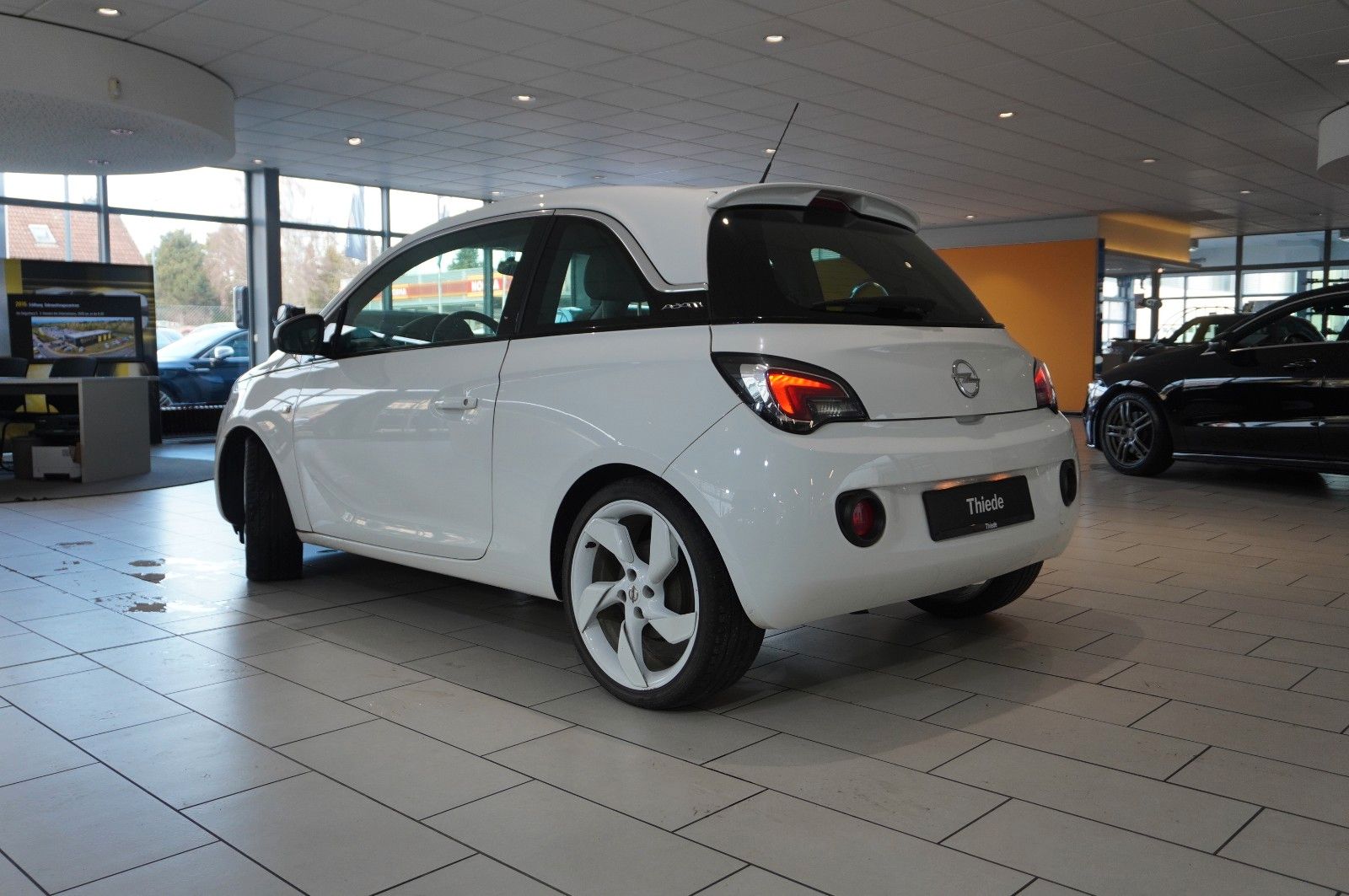 Fahrzeugabbildung Opel Adam 1.4 WHITE LINK LED/TEMP./SPORT/SH/KLIMA/USB