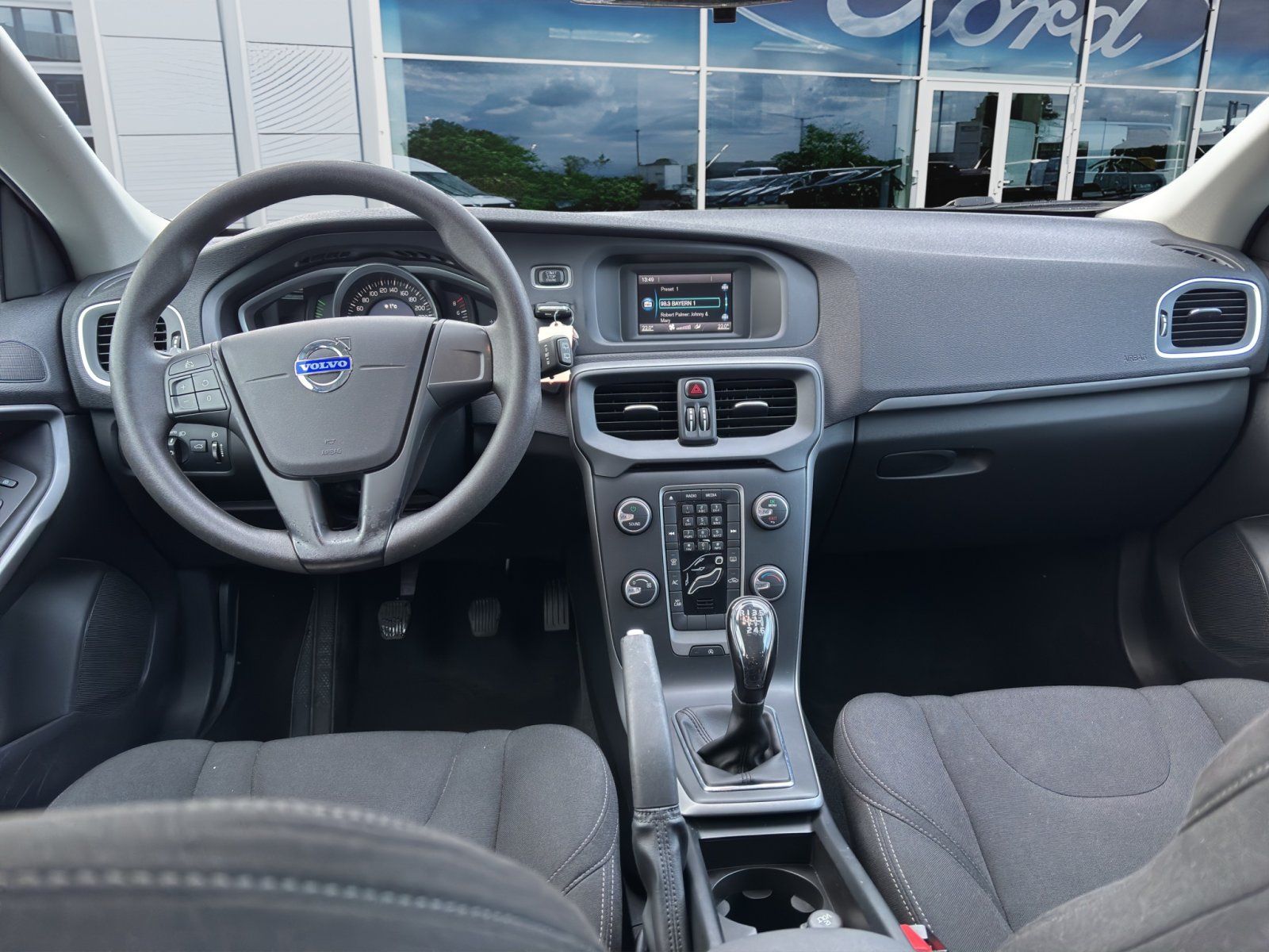 Fahrzeugabbildung Volvo V40 Basis