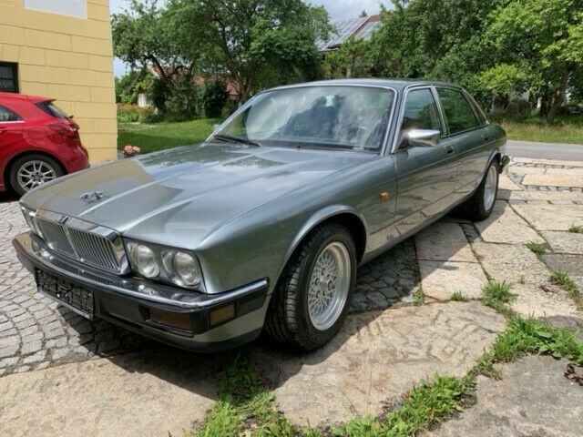 Jaguar XJ12 6.0 Double Six V12 311 PS