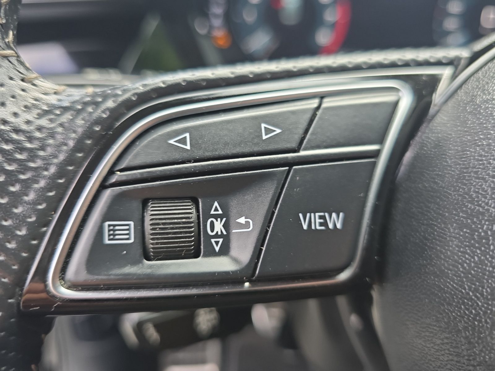 Fahrzeugabbildung Audi A3 Limousine 35 TFSI 3x S line CarPlayer LED