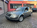 Volkswagen Passat Lim. Family - Volkswagen Passat aus 2004 mit Diesel-Antrieb