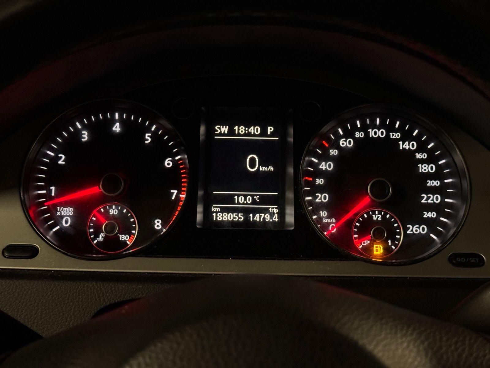 Volkswagen Passat 2010 — photo 7