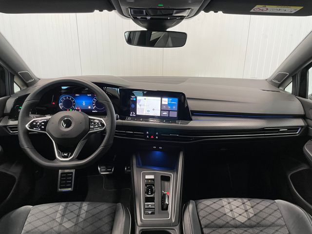 Golf VIII R-Line 1.5 eTSI DSG LED HARMAN-KARDON