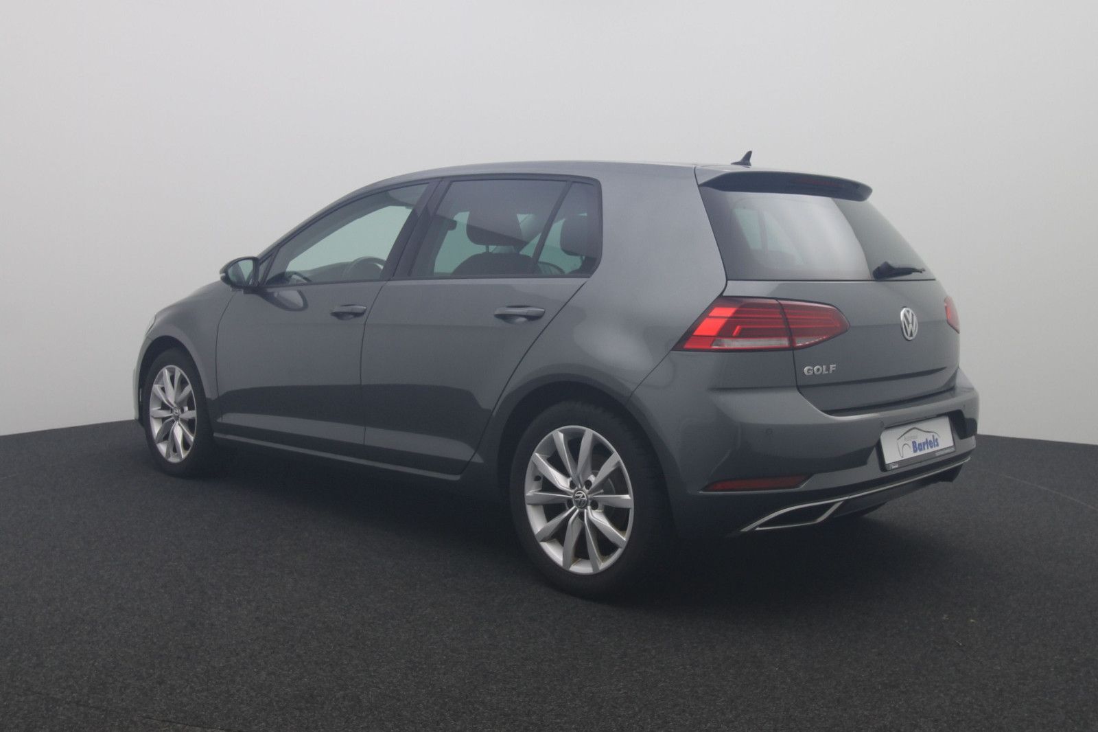 Fahrzeugabbildung Volkswagen Golf VII Lim. 1.5  Highline DSG ACC LED Kamera