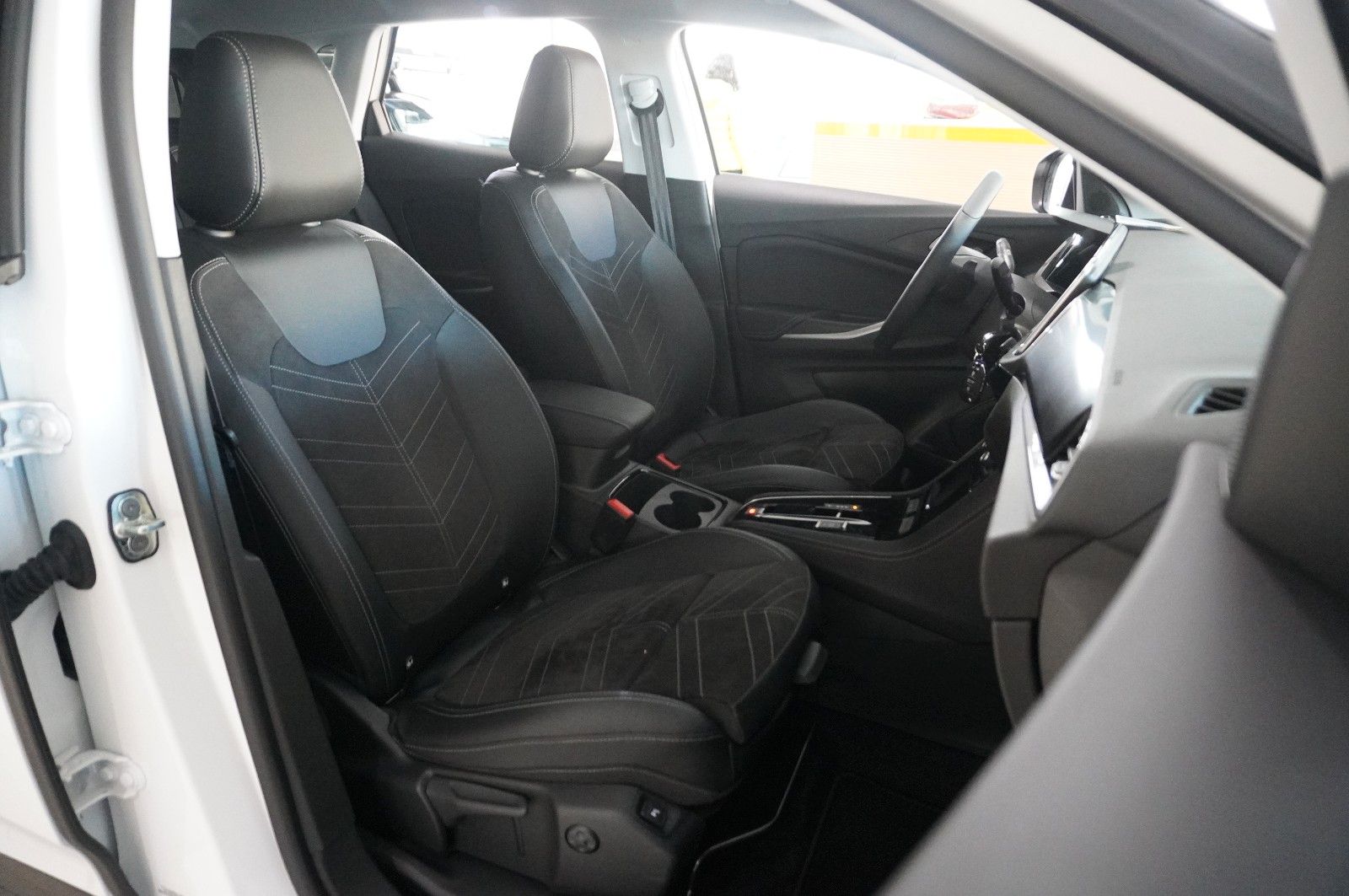 Fahrzeugabbildung Opel Grandland (X) 1.2T GS SPORT NAVI/LED/KAMERA/VIRT