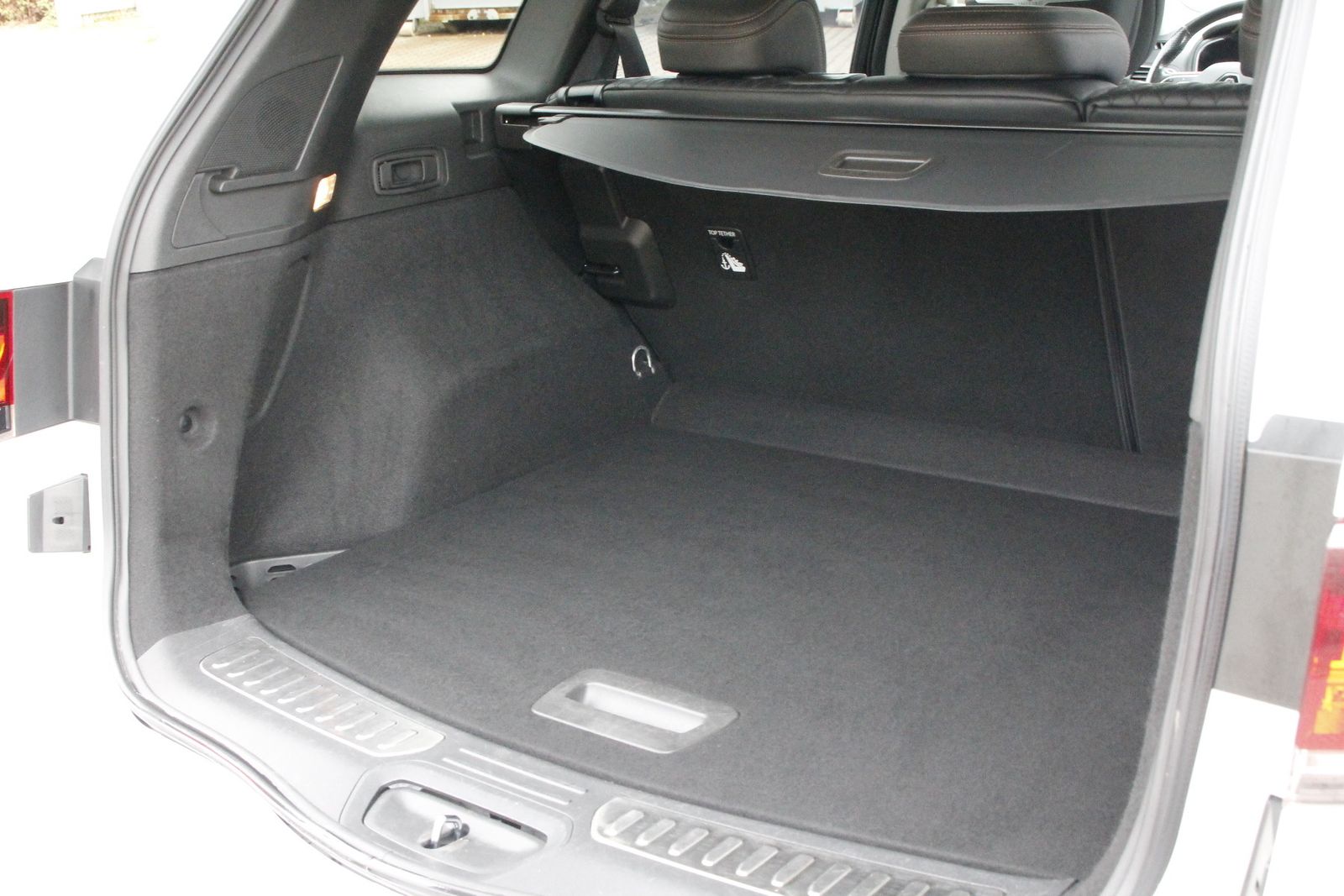 Fahrzeugabbildung Renault Koleos INITIALE PARIS BLUE dCi 185 4WD X-tronic