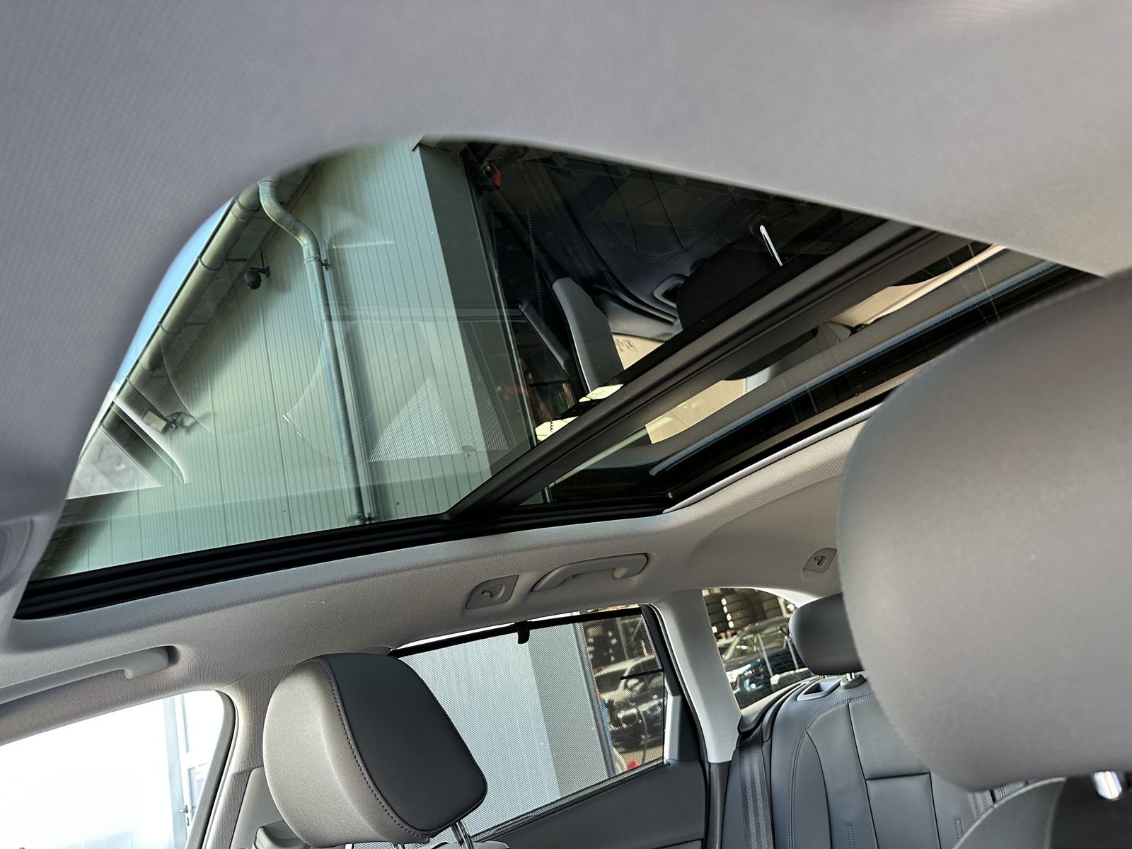 Fahrzeugabbildung Audi A4 Avant 35 TDI S-Line Aut. NAV+LED+KAM+PANO+1HD