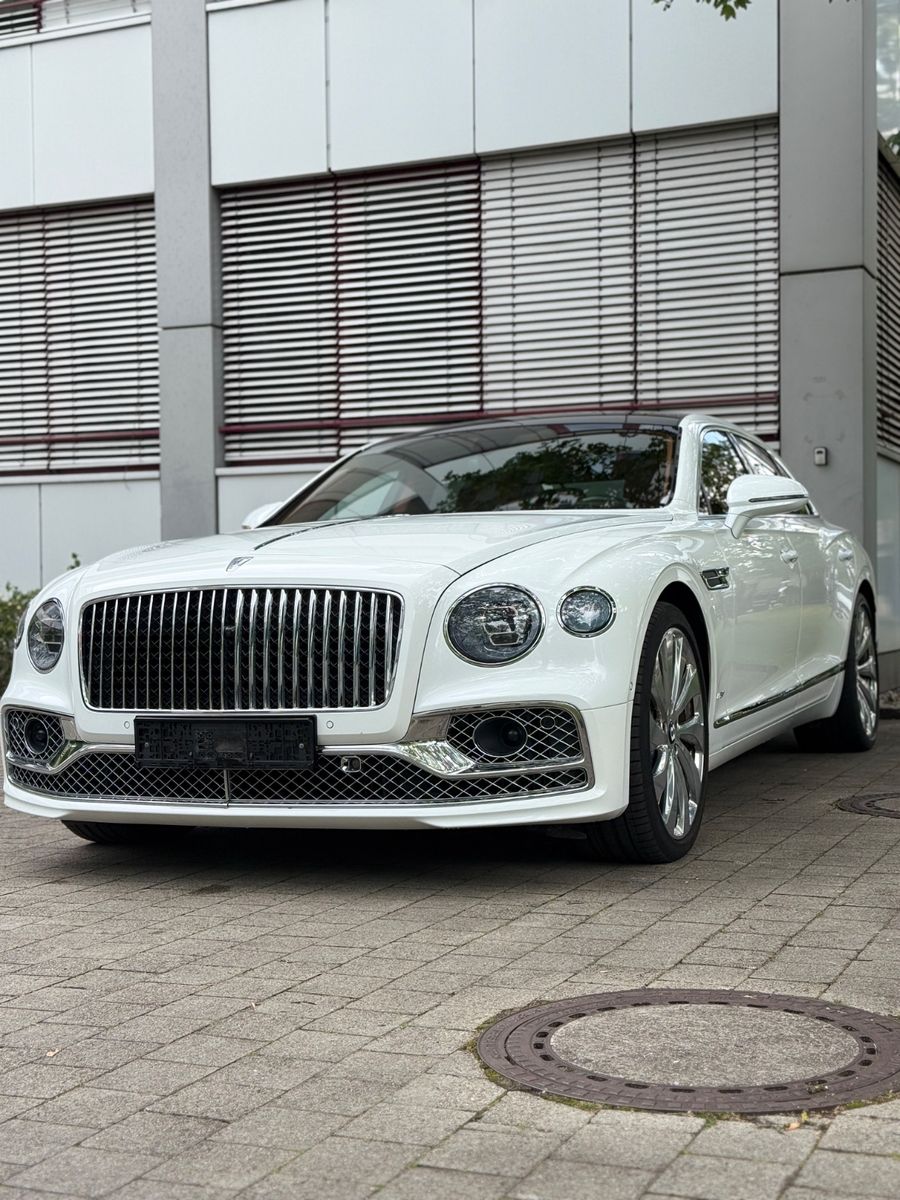 Bentley Flying Spur V8 Naim VOLL EXCLUSIV INDIVIDUAL