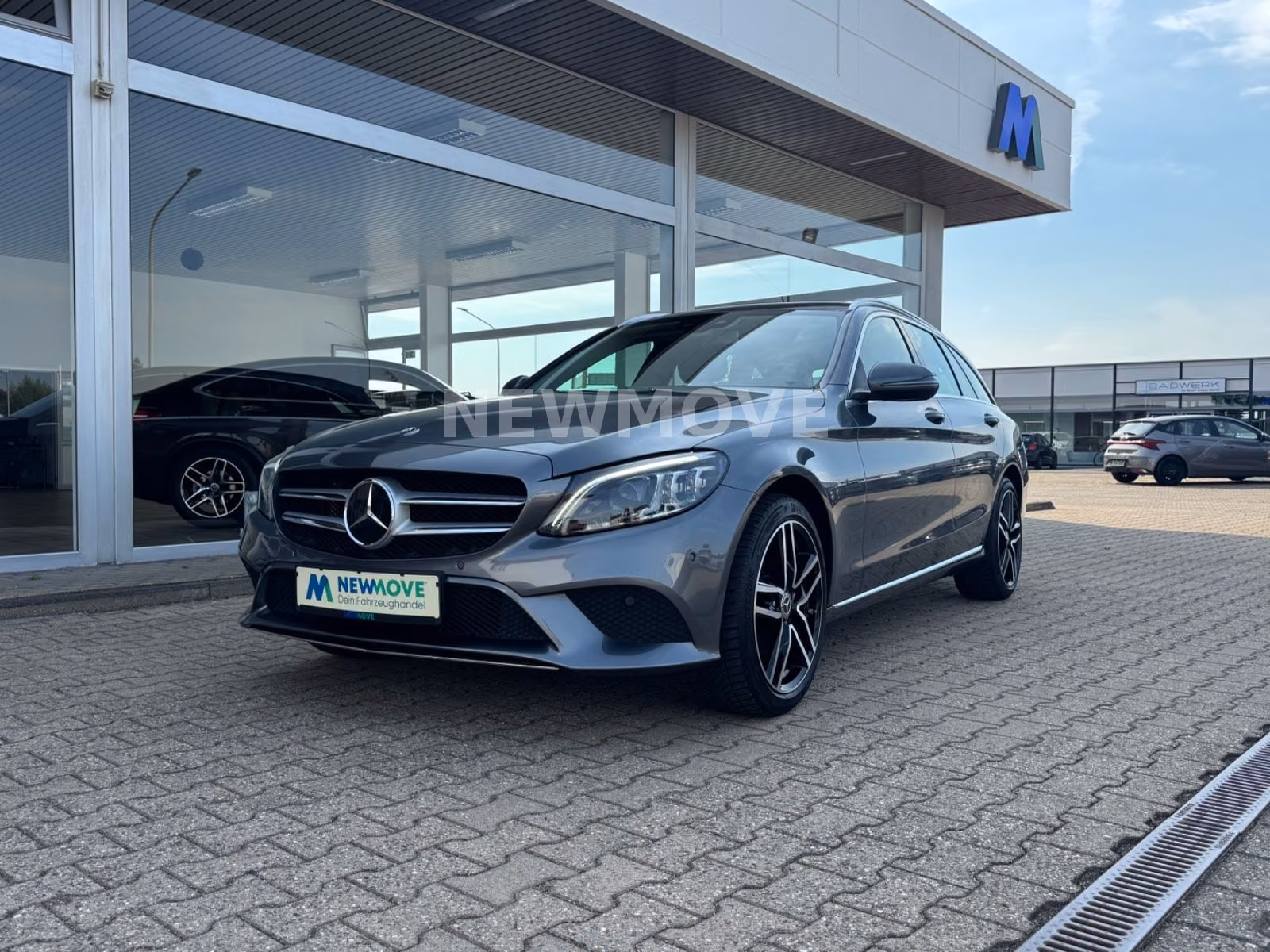 Mercedes-Benz C300 e T-Modell Virtual Kam. Carplay AHK Navi