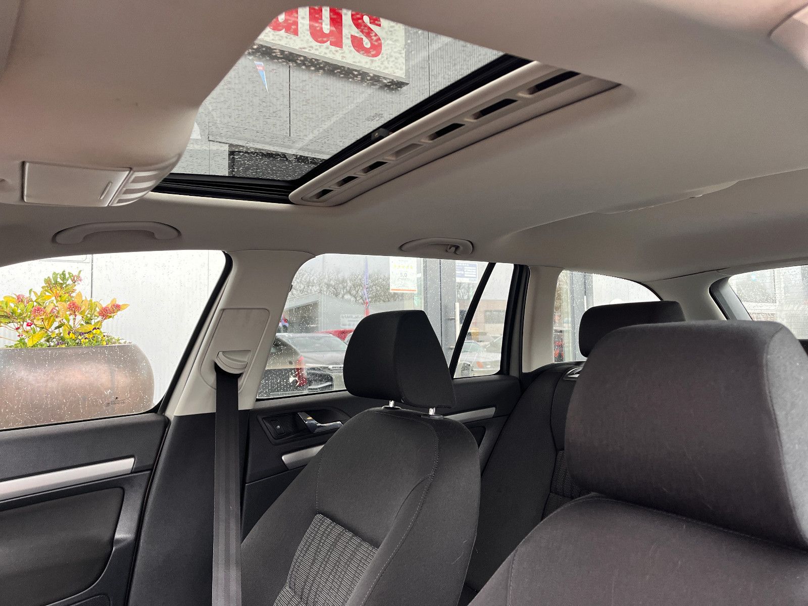 Fahrzeugabbildung SKODA Octavia Combi Elegance