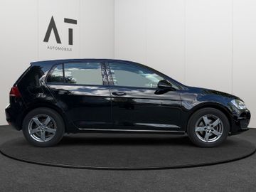 Volkswagen Golf - 6