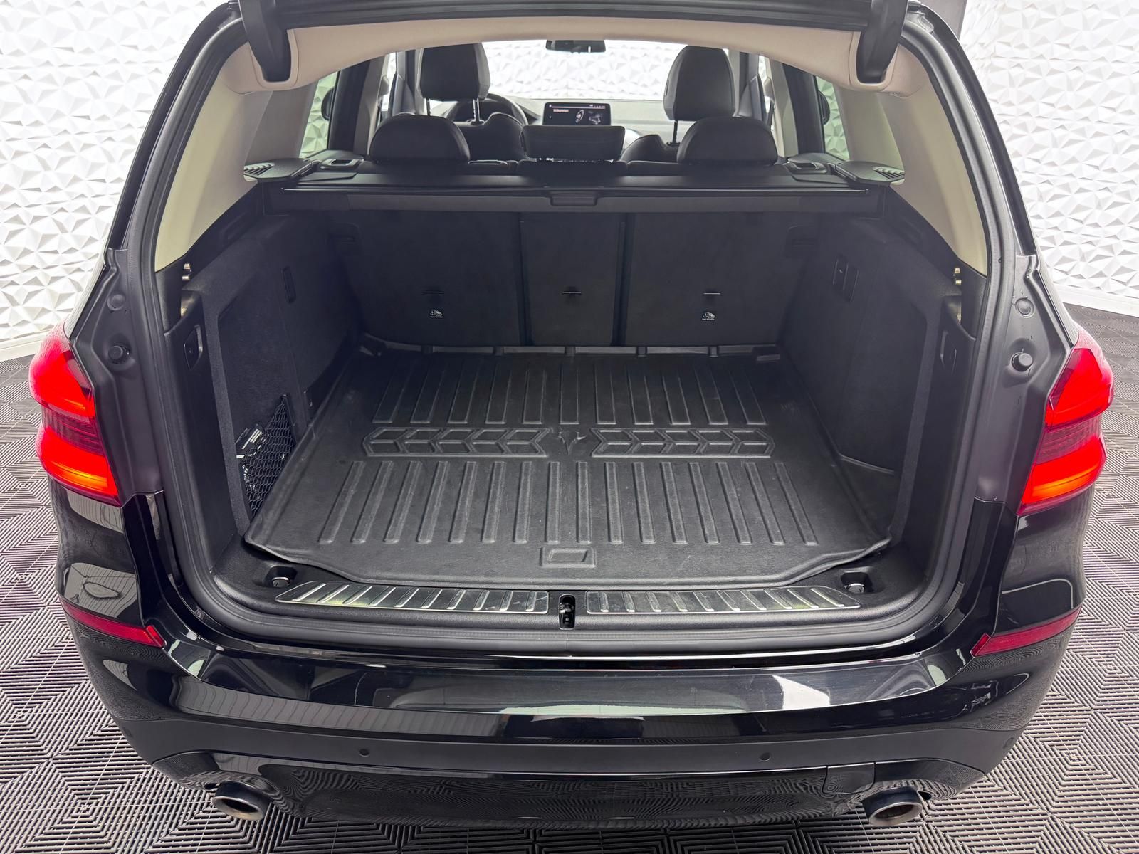 Fahrzeugabbildung BMW xDRIVE20i/ADVANTAGE/ACC/LED/LIVECP/HUD/KEYL/360°