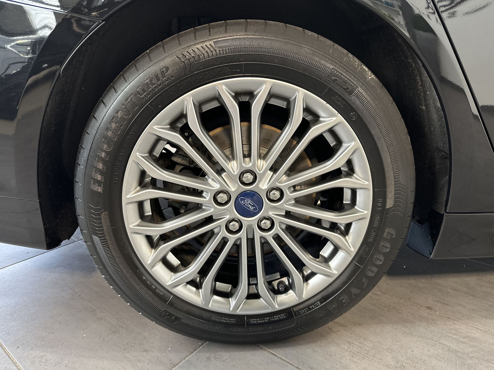 Fahrzeugabbildung Ford Mondeo Turnier 2.0 EB Titanium NAV+LED+AHK+SHZ