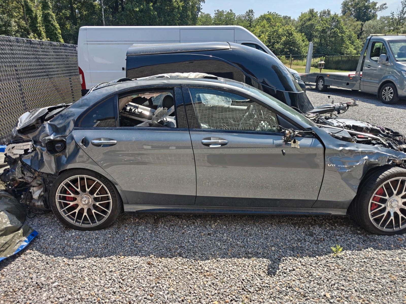 Mercedes-Benz C 63S AMG 510PS  LEDER NAVI HEAD UP PANODACH