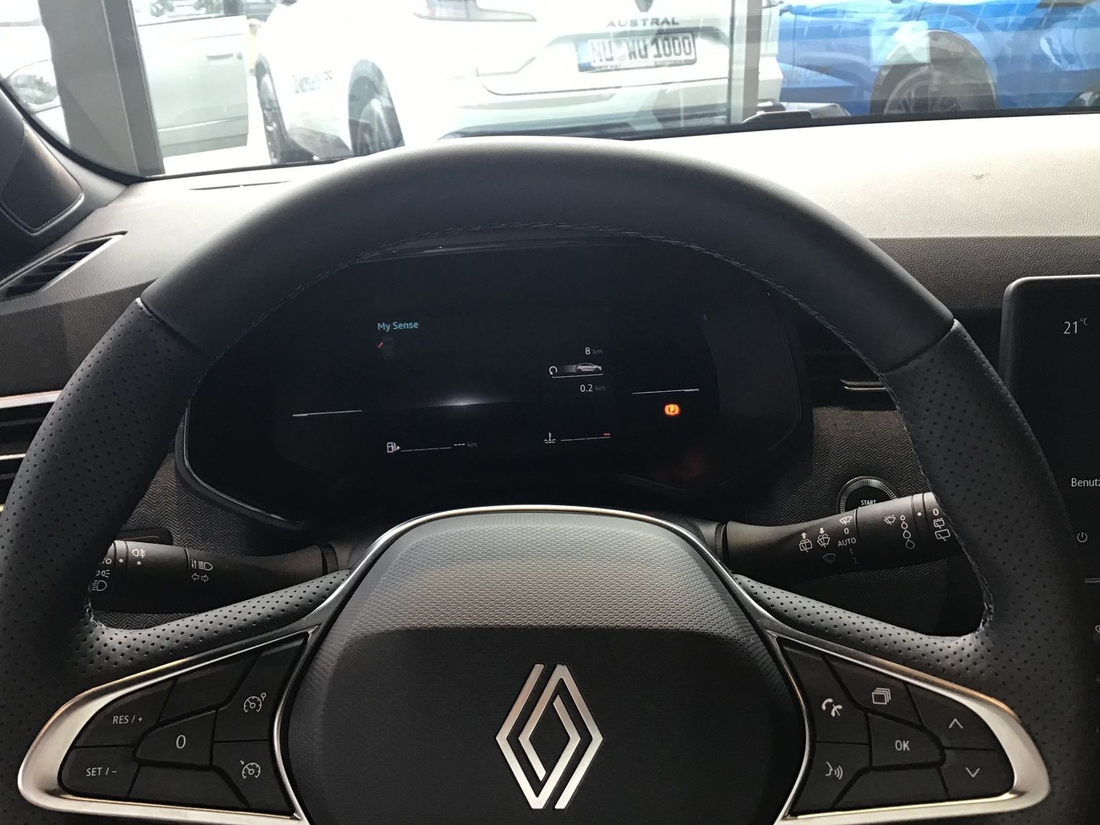 Fahrzeugabbildung Renault Clio TCe 90 TECHNO/NAVI/360°KAMERA/SHZ/EPH/GJR/