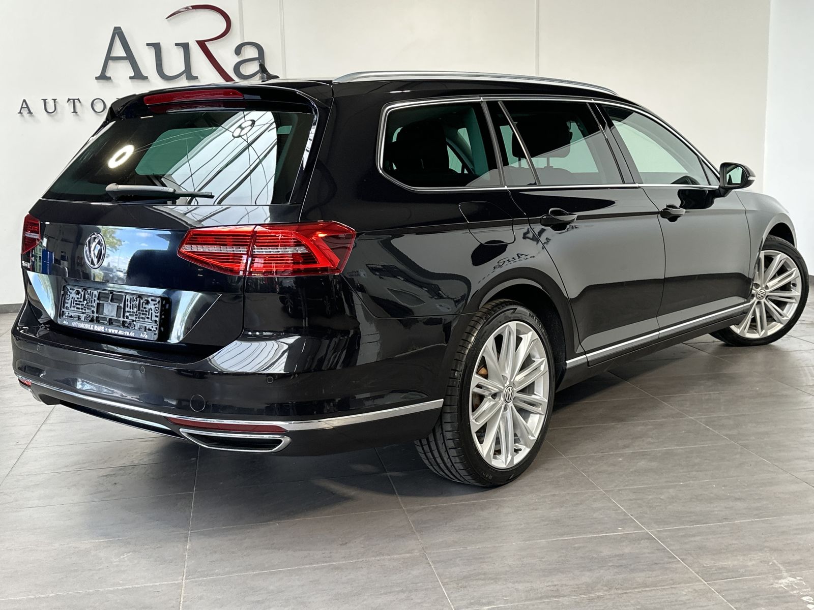 Fahrzeugabbildung Volkswagen Passat Variant HL NAV+LED+AHK+KAM+PANO+19ZO+AID