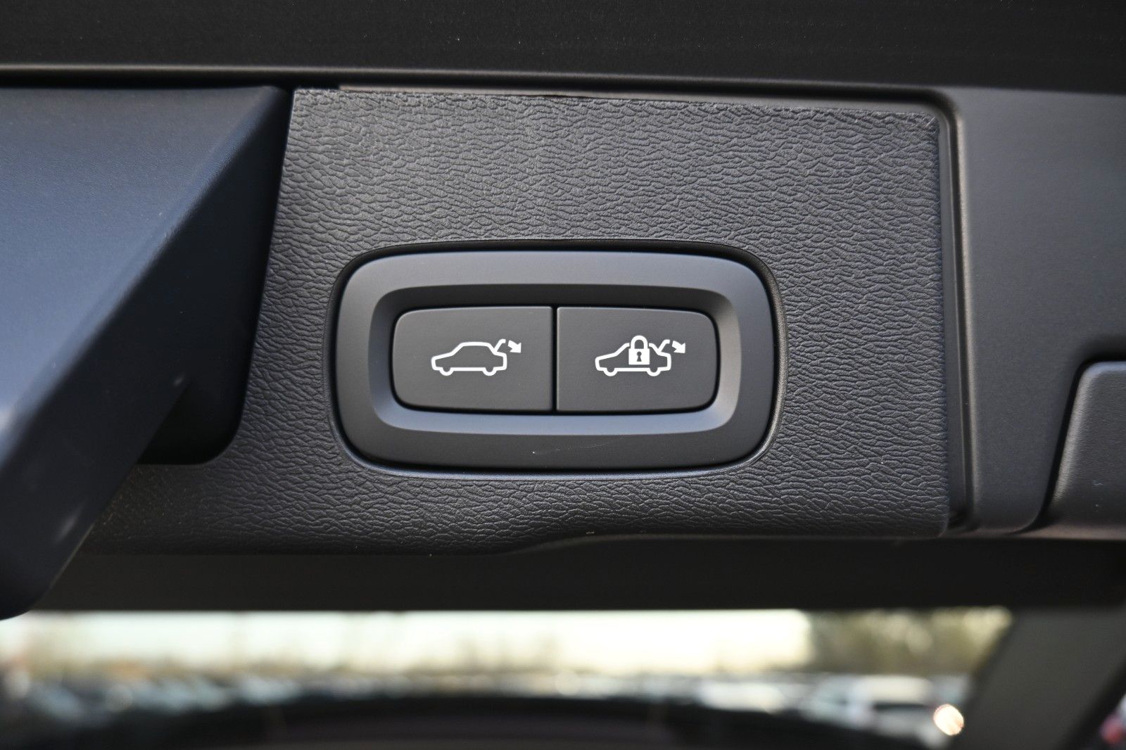 Fahrzeugabbildung Volvo XC60 B5 B Ultra Black Edition*LUFT*360°*Massage*