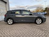Volkswagen Golf VIII Lim.1.Edition LEDplus+3Z-Klima+ACC+DAB - Volkswagen Golf: 3.1