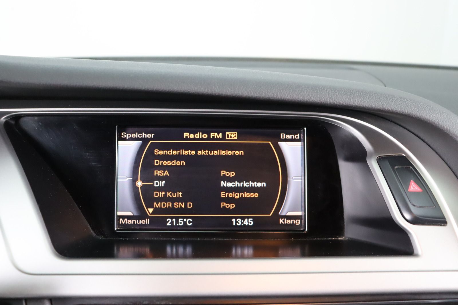 Fahrzeugabbildung Audi A4 2.0 TDI S line Avant * Sitzhzg. * Alcantara *