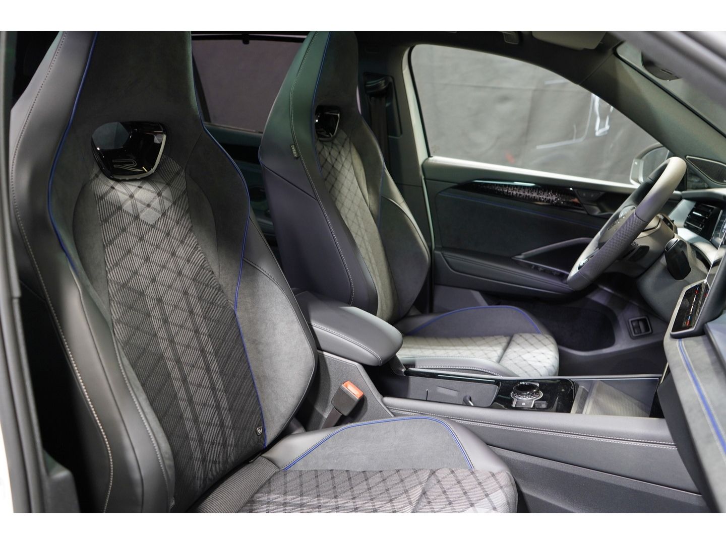 Volkswagen Tayron R-Line 1.5 eHybrid AHK Kamera Pano ACC foto 5