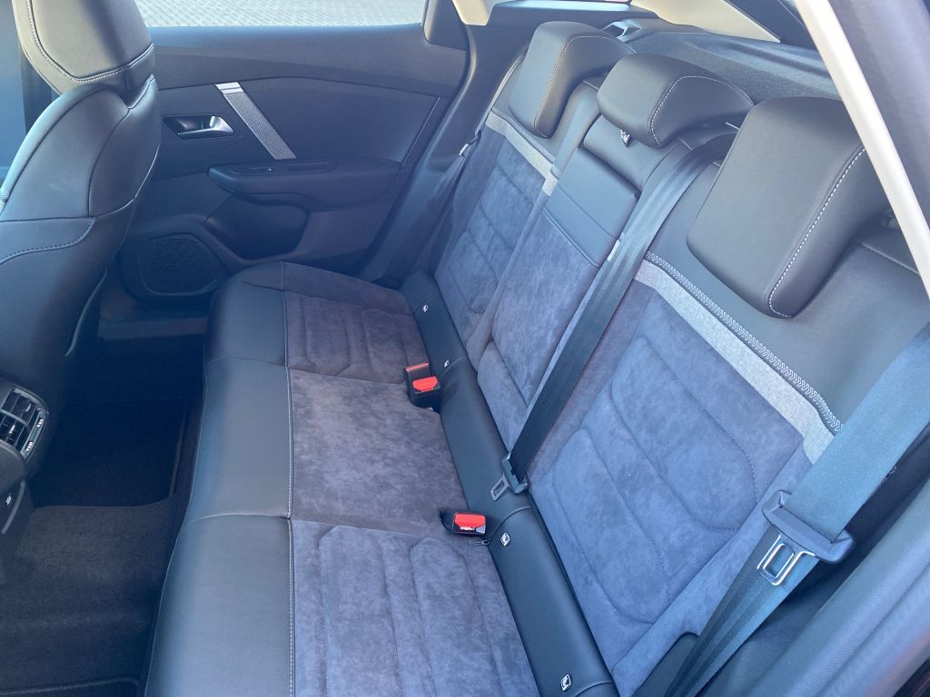 Fahrzeugabbildung Citroën C4 PureTech 130 S&S EAT8 MAX *Kälte-Paket*