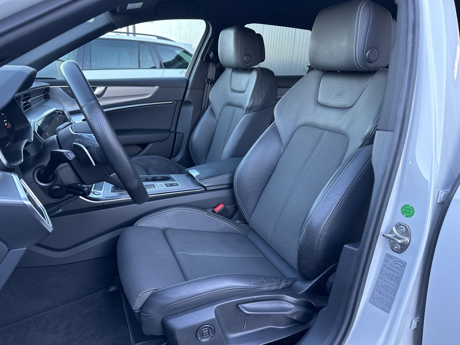 Fahrzeugabbildung Audi A6 Avant 50 TFSI e Qu S-Line NAV+LED+VCOCK+20ZO
