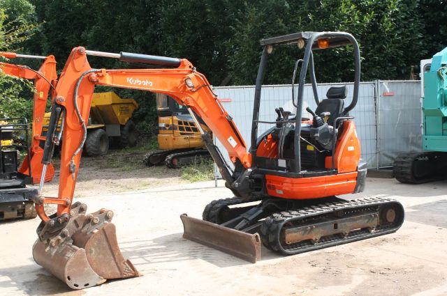 Kubota U25-3A minigraver