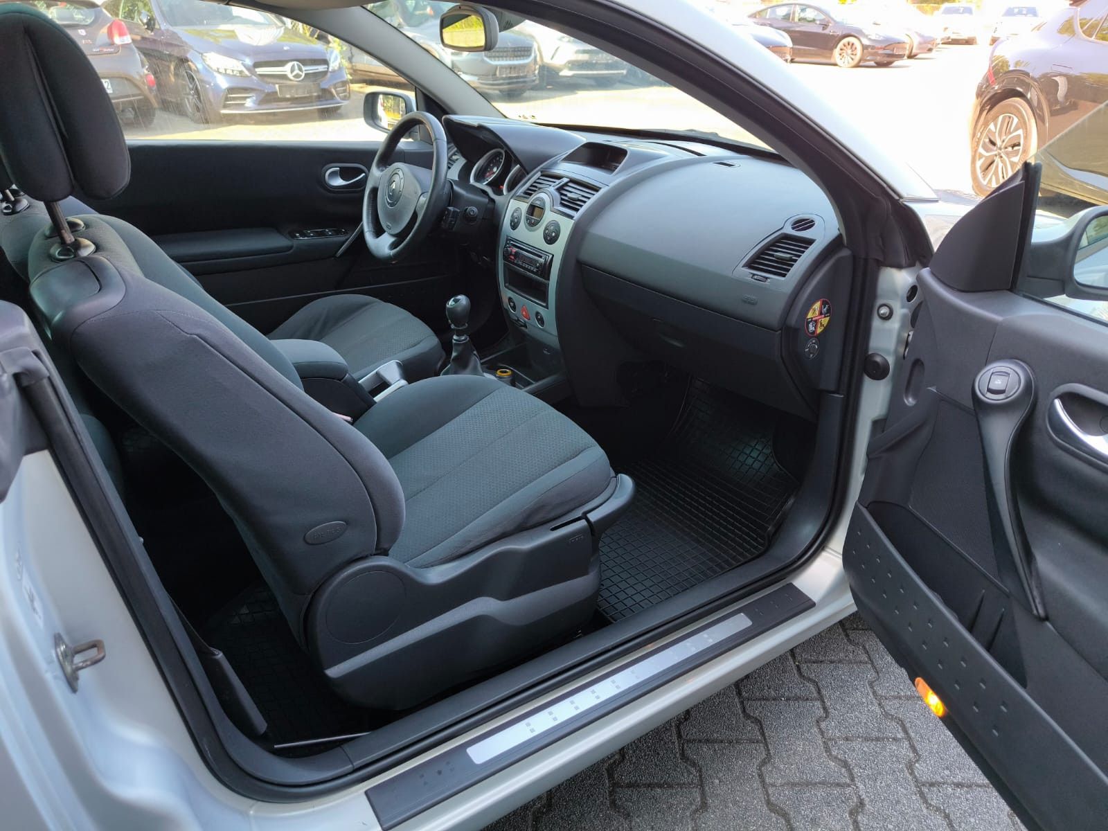 Vehicle image Renault Megane Coupe-Cabriolet Dynamique Luxe *Maintained"