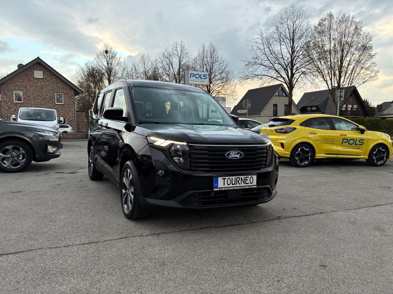 Ford Tourneo Courier "Titanium"/Kamera/PP v+h/17Zoll