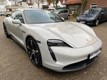 صورة 2 لـ 2020 Porsche TAYCAN