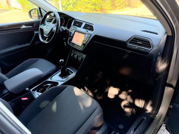 Volkswagen Tiguan - 10