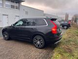 Volvo XC90 B5 AWD MOMENTUM+PANO+NAVI+STANDHEIZ+ - Volvo XC90 mit Hybrid-Antrieb