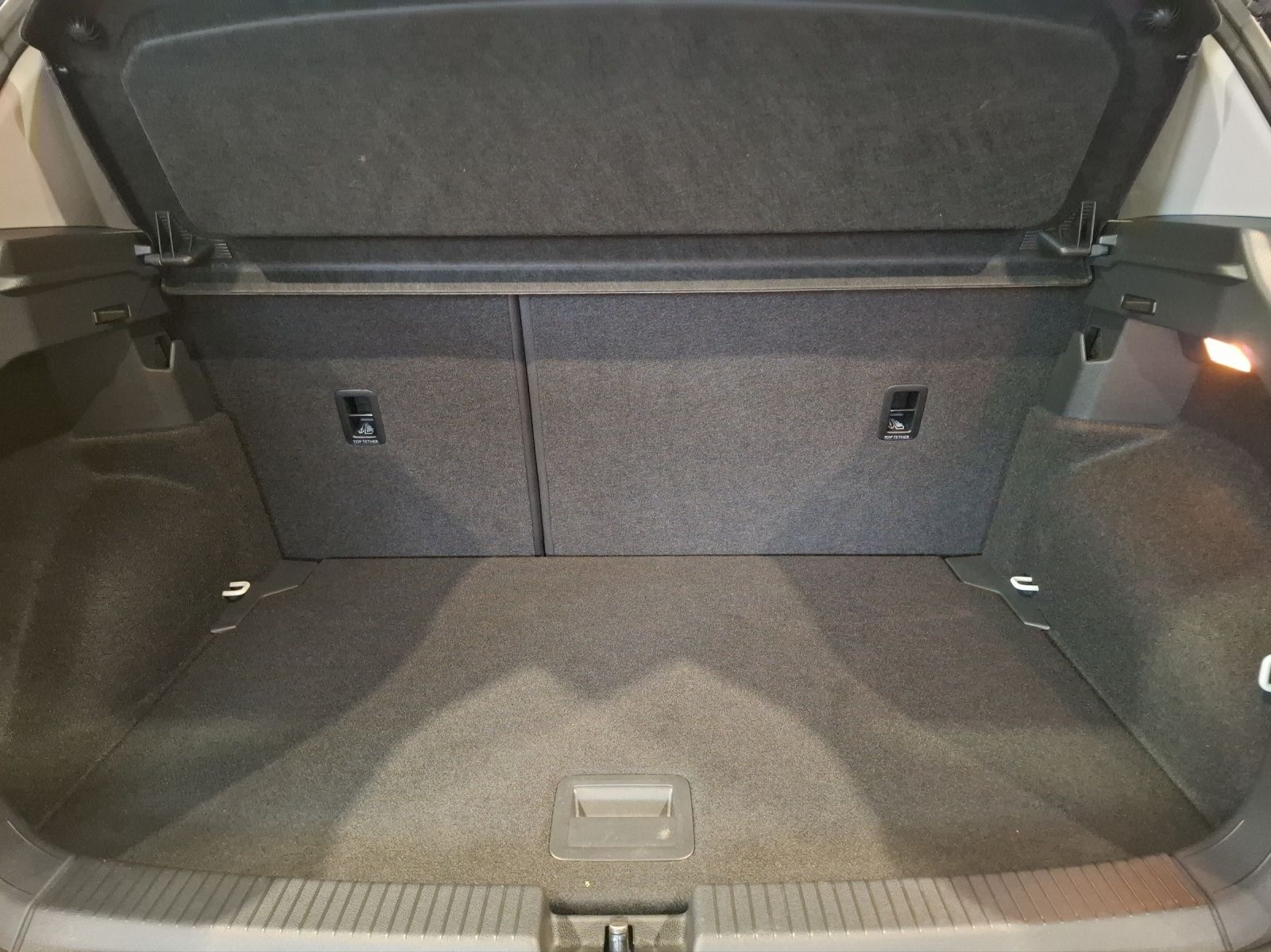 Fahrzeugabbildung Volkswagen T-Cross TSI Life LED AID ACC APP SH PDC LM