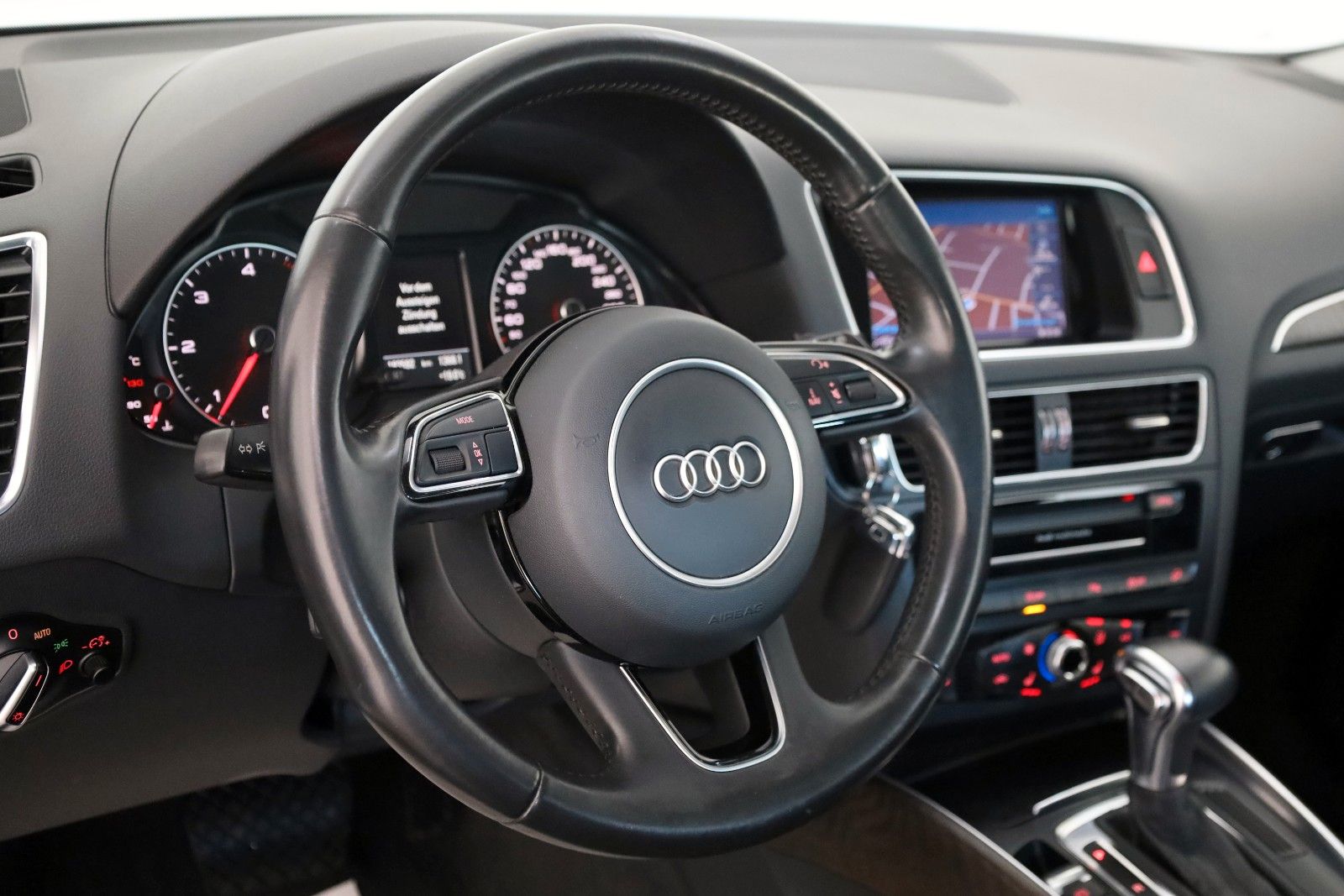 Fahrzeugabbildung Audi Q5 2.0 TDI quattro T.Leder,Navi,Xenon,Panorama
