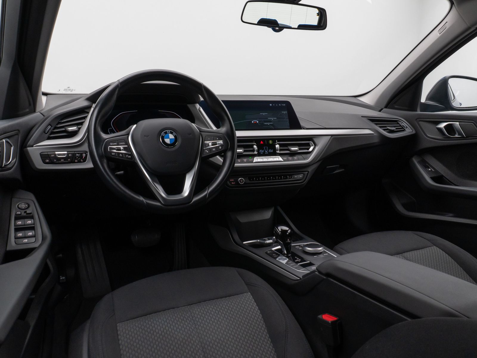 Fahrzeugabbildung BMW 118i DAB CockPitPro Geschwindigkeitsreg LED PDC