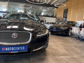 Jaguar XF 2.2 Diesel *LEDER*KAM*NAVI*PDC*SZHZ*XENON*