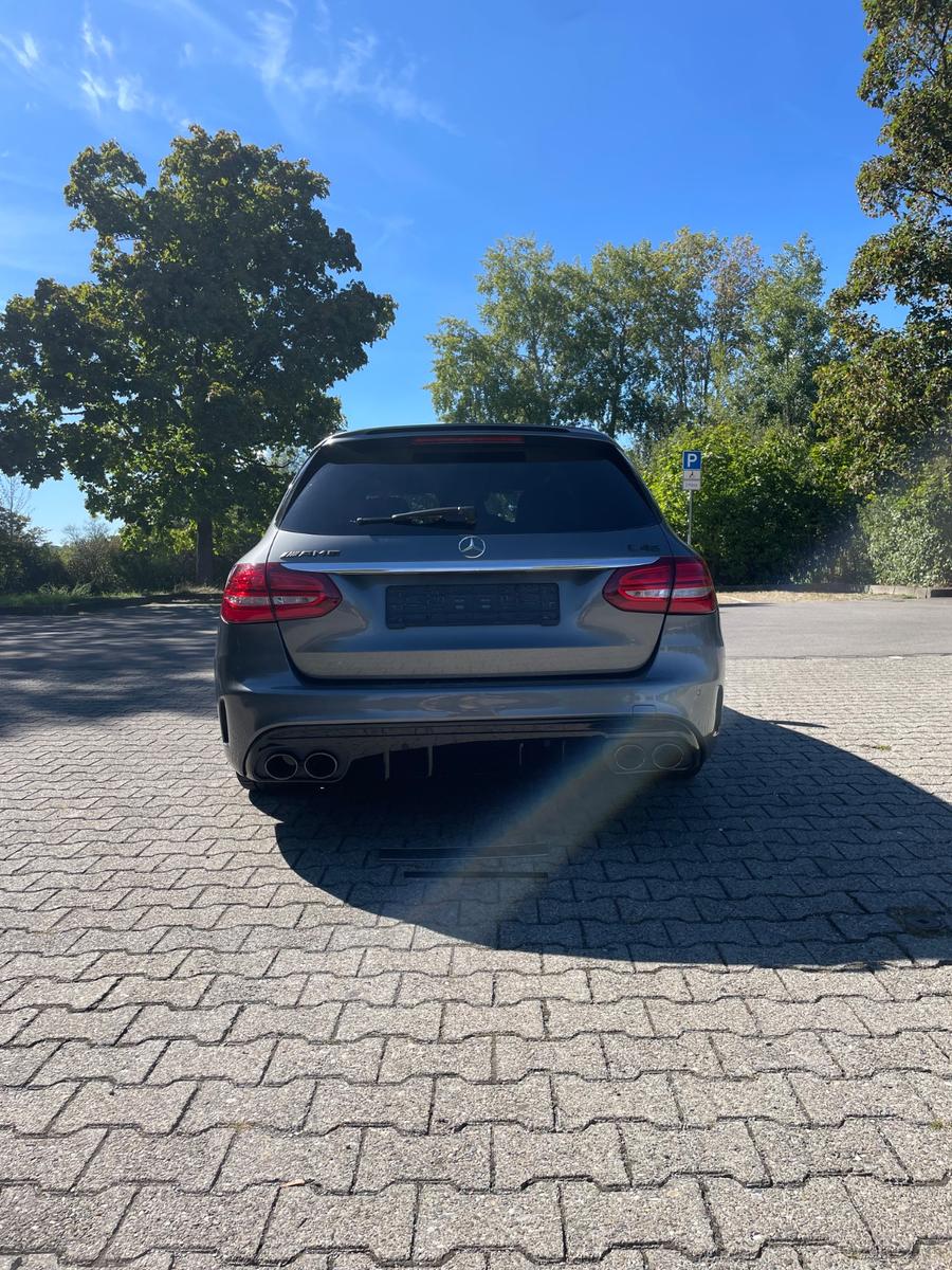 Mercedes-Benz C 43 AMG C 43 4MATIC T Autom. Standard