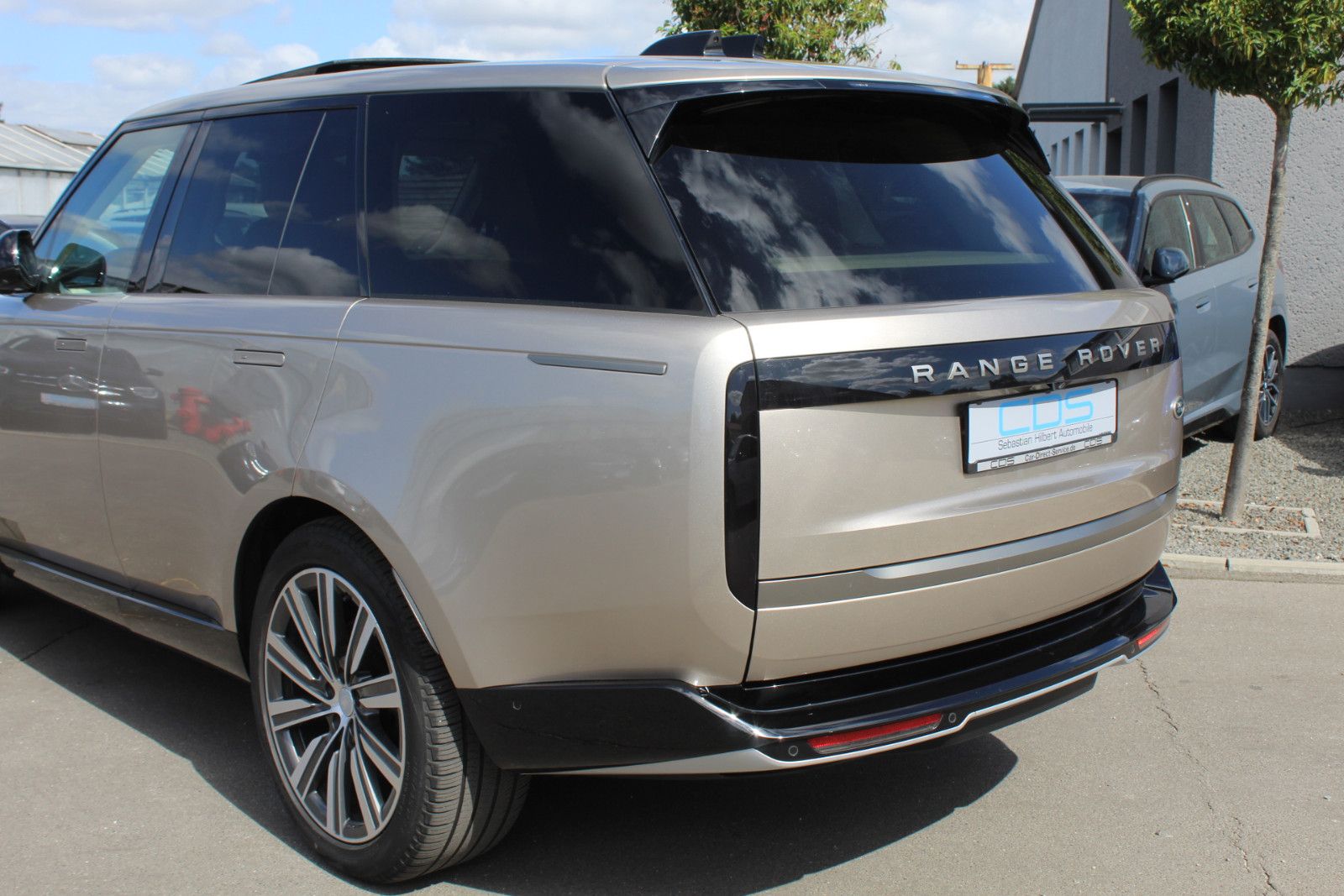 Land Rover Range Rover HSE D 300+Panoramad.+AHK+HUD+22 Zoll foto 7