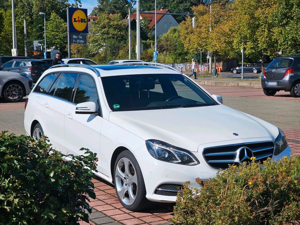 Image of Mercedes-Benz E 250
