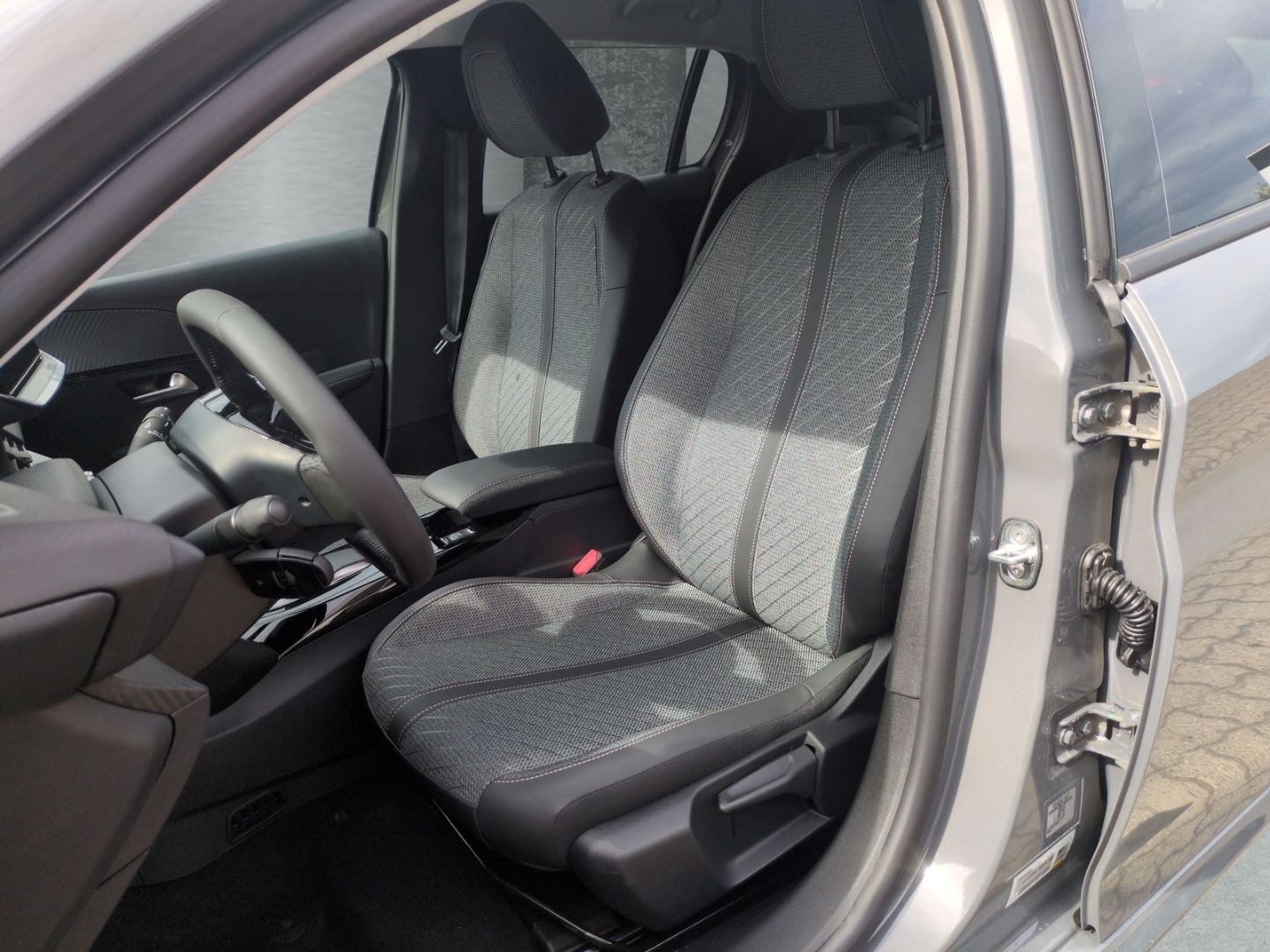 Peugeot 208 - Bild 8