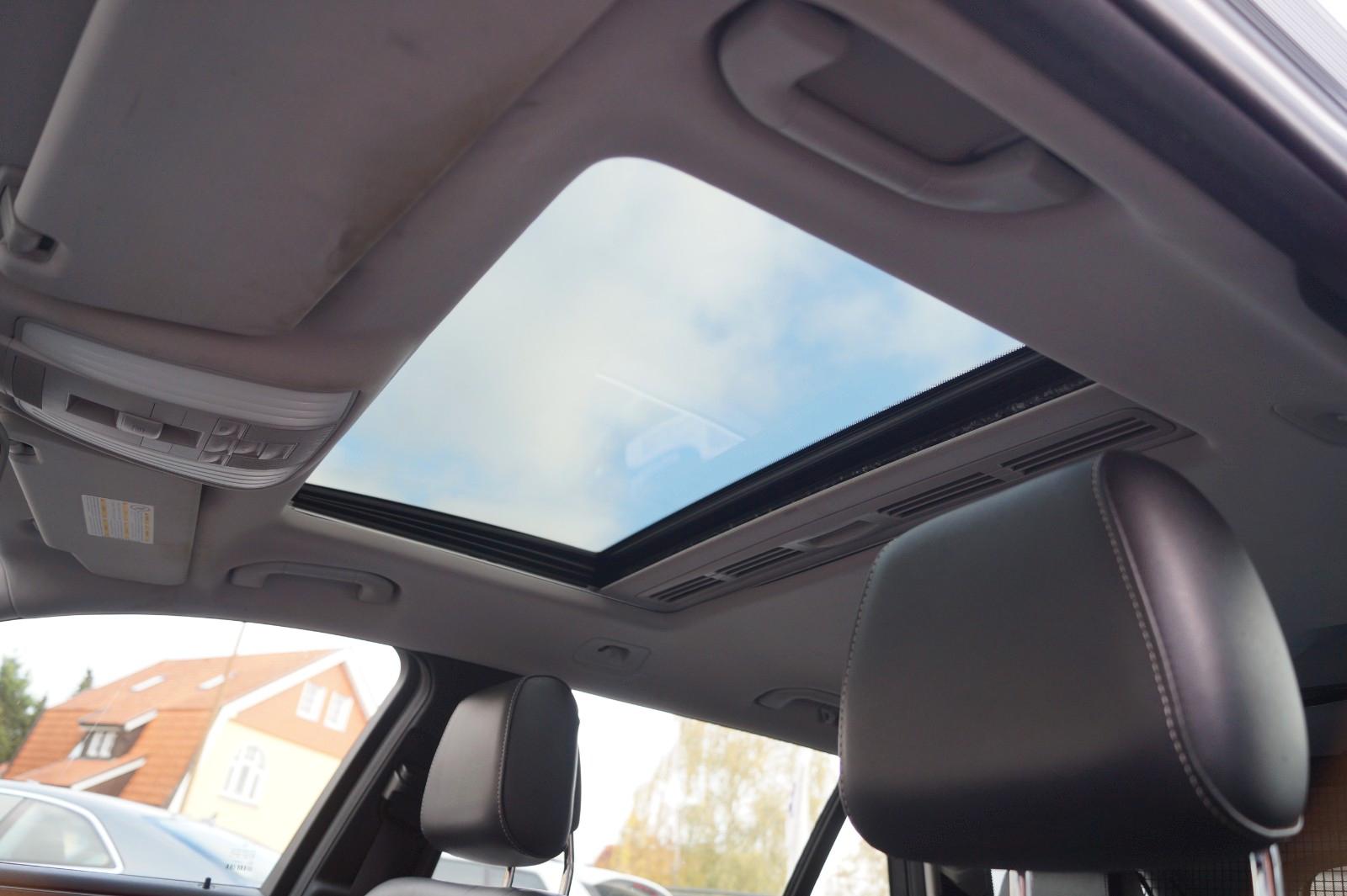 Mercedes-Benz E220 2011 — photo 16
