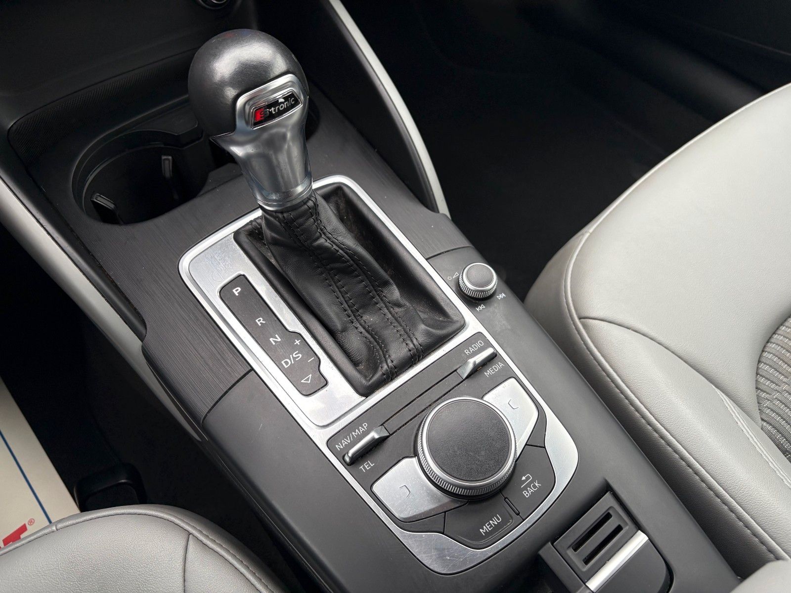 Fahrzeugabbildung Audi A3 Sportback 2.0 TFSI quattro Navi Leder Xenon