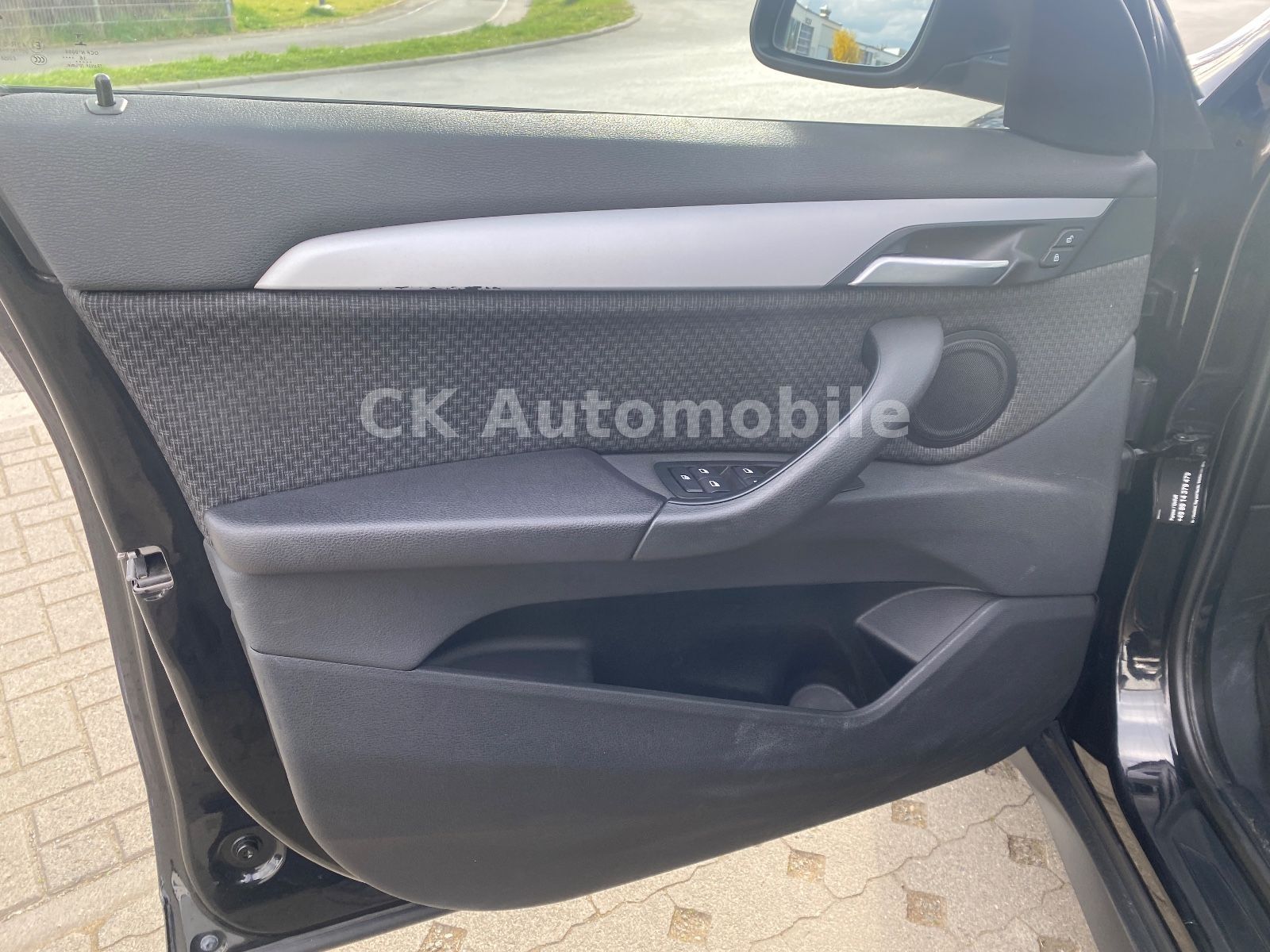 Fahrzeugabbildung BMW X1 xDrive 20d Advantage Autom./Navi/Pano/LED/PDC