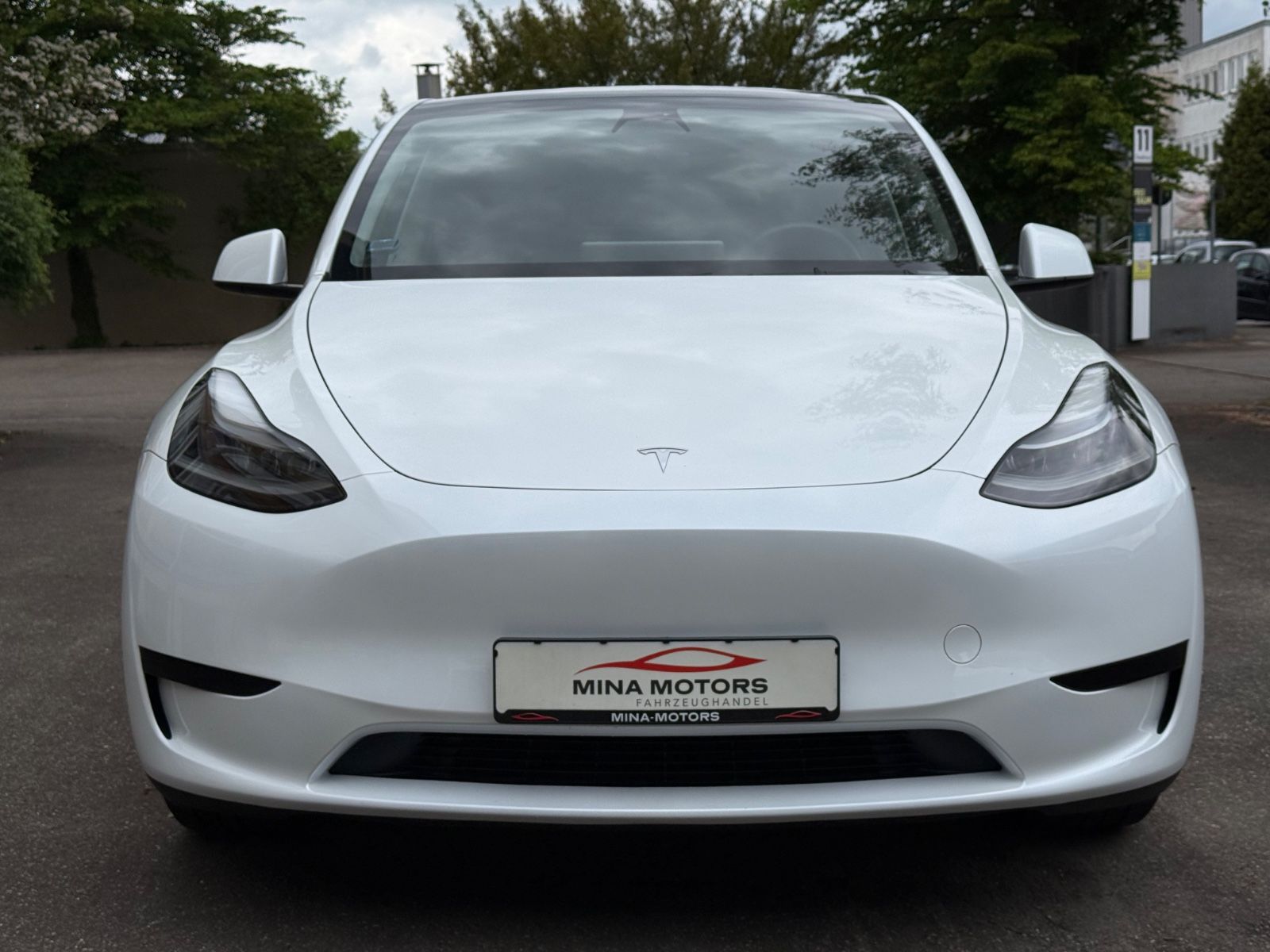 Tesla Model Y Basis RWD AHK Mwst. Garantie Finanz.4,69 foto 2