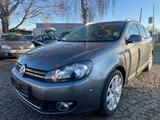 Volkswagen Golf VI Variant Highline DSG Klimaaut AHK PANO - Volkswagen Golf aus 2011: Kombi