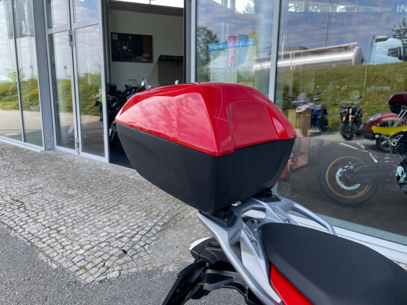 Fahrzeugabbildung BMW S 1000 XR mit Tieferlegung aus 1. Hand