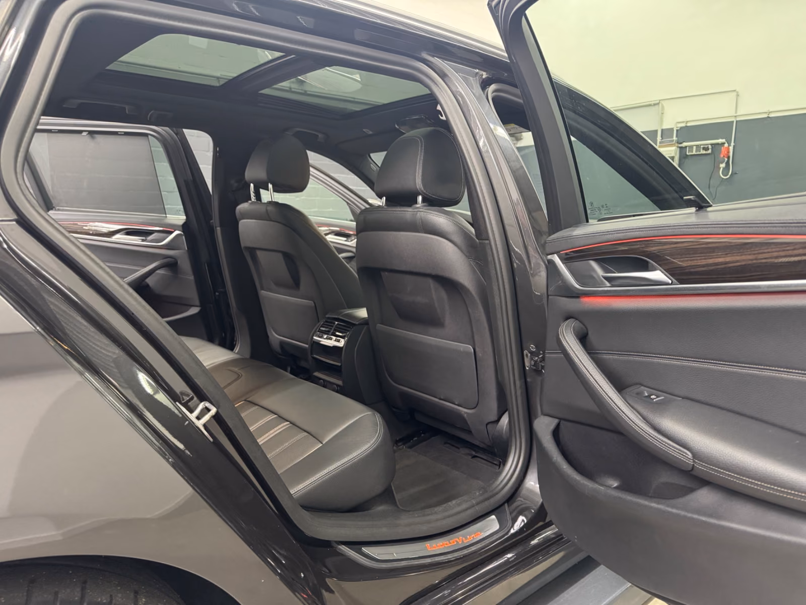 BMW 520dT LuxLine Pano Keyless NaviProf HifiPro