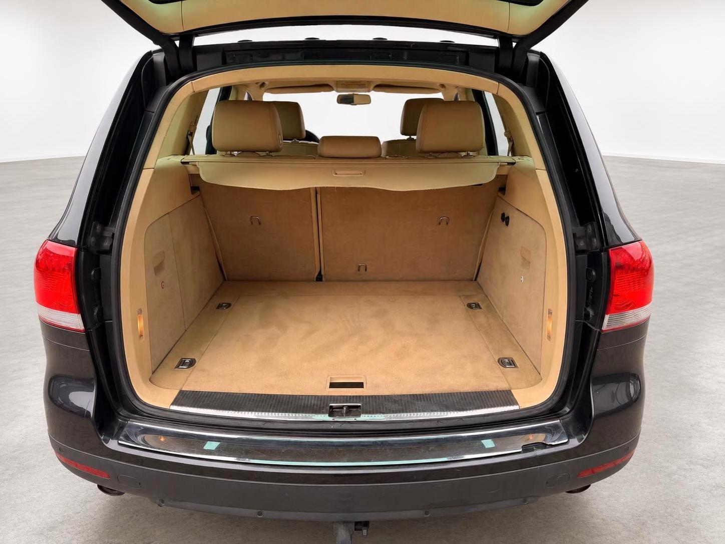 Volkswagen Touareg 2004 — photo 6