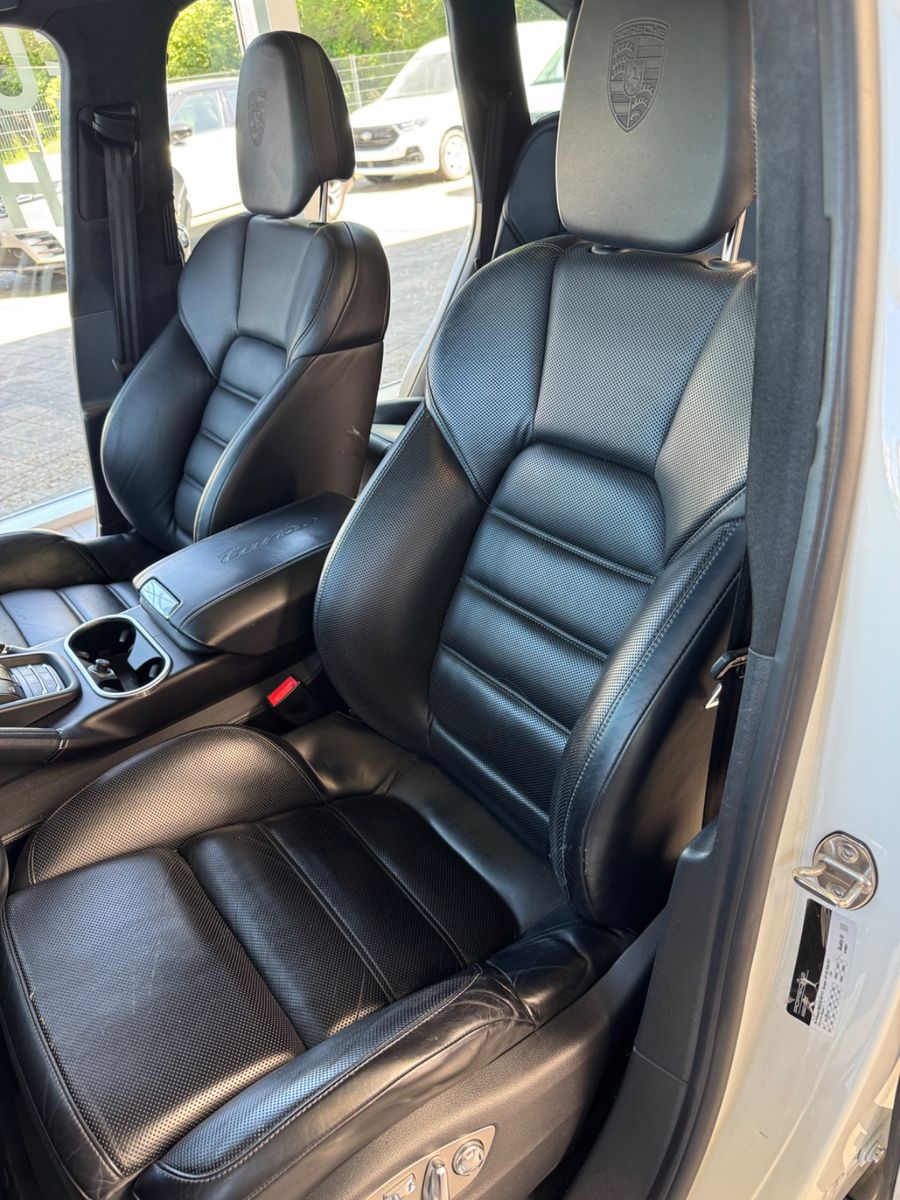Fahrzeugabbildung Porsche Cayenne Turbo/PCCB/Panodach/Burmester/Voll!